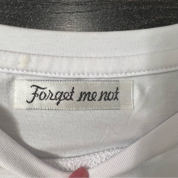 Forget me not shirt with woman portrait art with tassel and rhinestones earrings - Picture 6 of 9